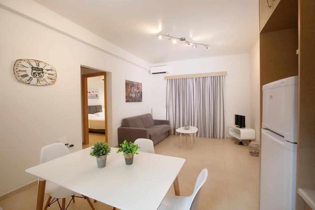 Petra Thea Apartments 2 Kalamata Extérieur photo