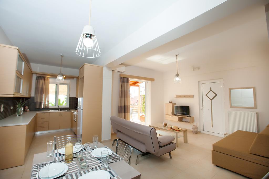 Petra Thea Apartments 2 Kalamata Extérieur photo